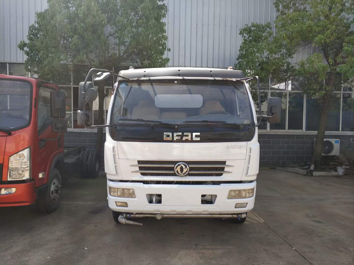 10方洒水车 二手10方洒水车 价格便宜的很 工地上矿山用  不带手续洒水车