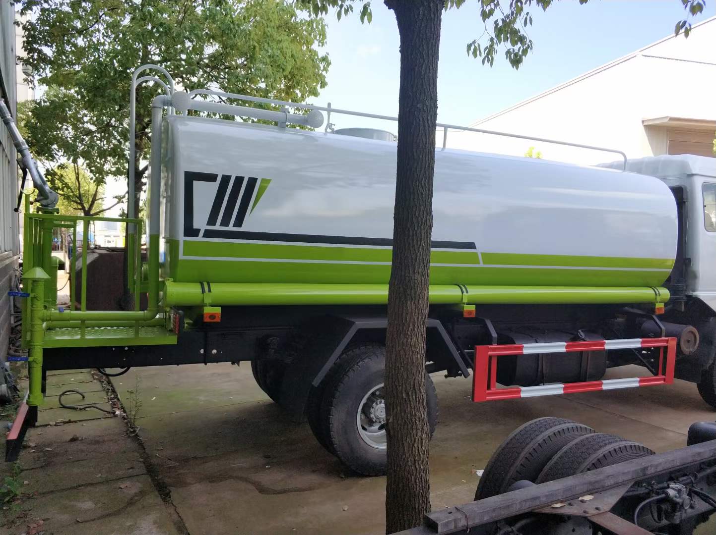 10方洒水车 二手10方洒水车 价格便宜的很 工地上矿山用  不带手续洒水车