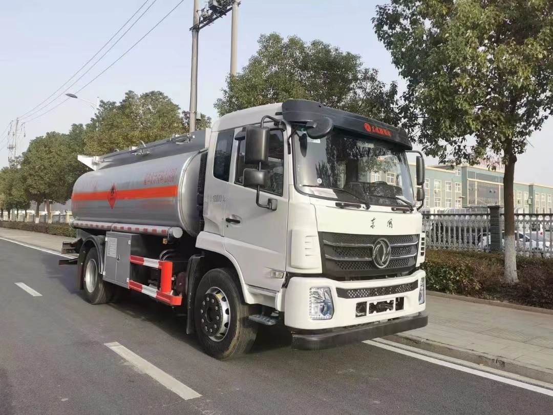 10吨油罐车 10吨加油车 价格便宜 买着划算  性价比高的油罐车