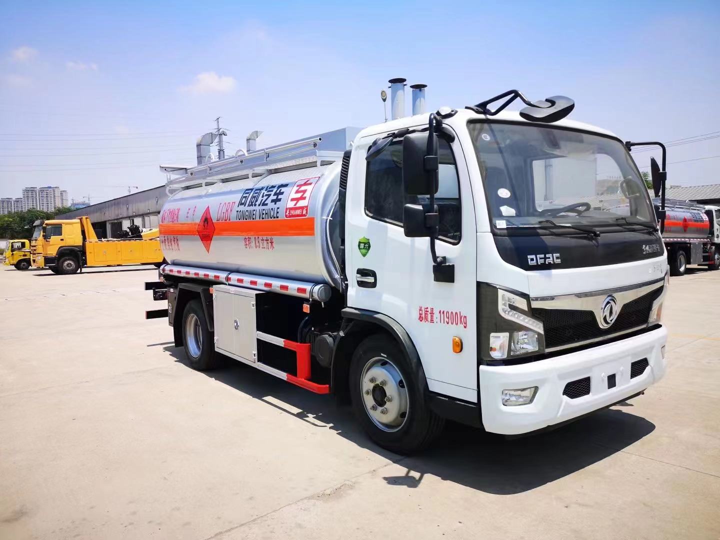 8吨油罐车8吨加油车 8吨运油车 配置高价格真的便宜