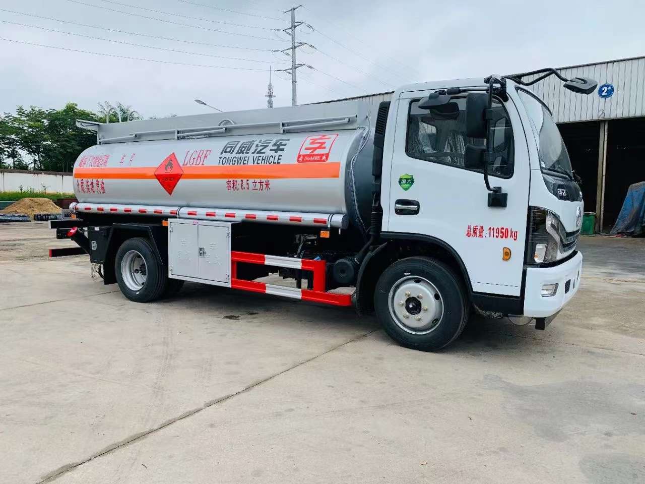8吨油罐车 油奔奔流动加油车 全国招商 合法个体经营  油奔奔加盟