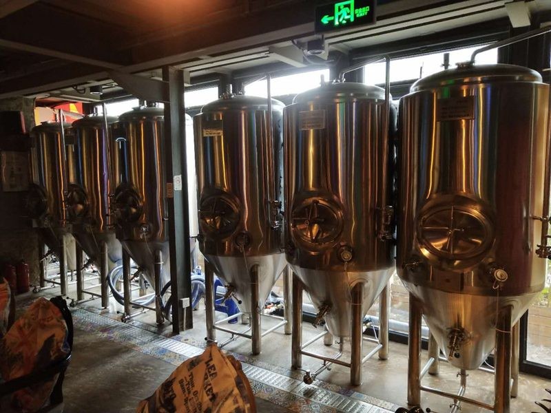 河北精酿酒馆啤酒设备酿酒设备厂家500升啤酒发酵罐  啤酒设备发酵罐  500升啤酒设备  河北啤酒设备厂家