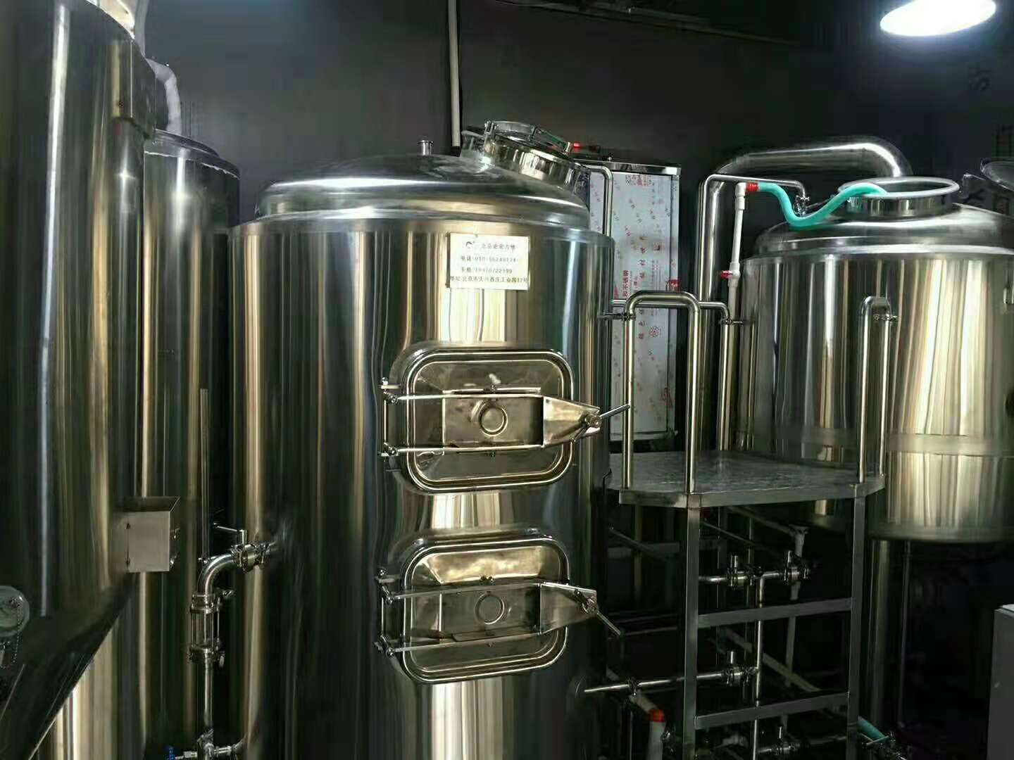 酿啤酒的设备哪个厂家好整套精酿啤酒设备价格  整套啤酒设备价格  酿啤酒的设备厂家  啤酒设备哪个厂家好