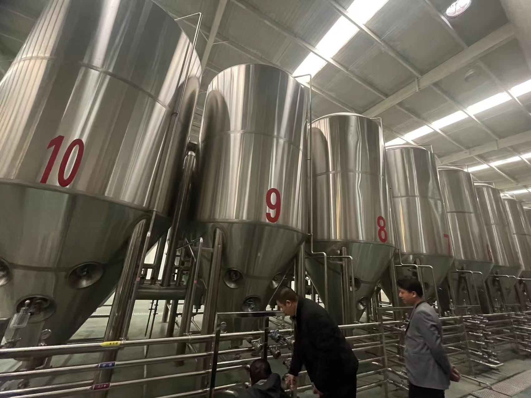 福建饭店酒馆酿造啤酒的设备日产1000升啤酒设备价格  福建精酿啤酒设备  精酿酒馆啤酒设备