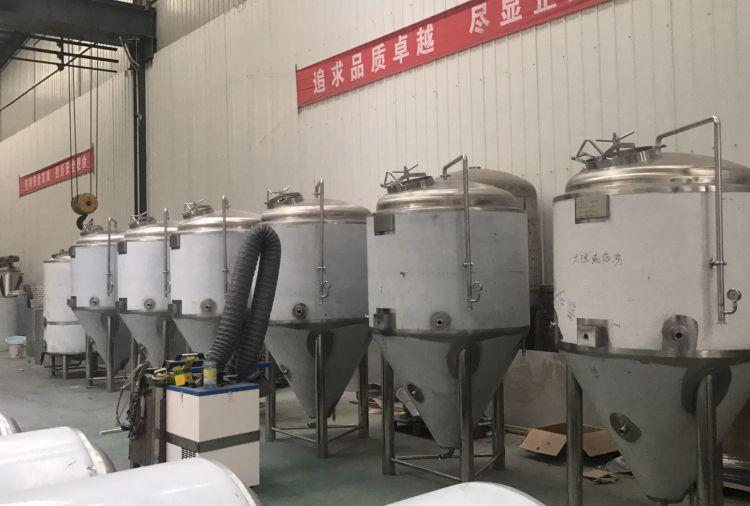 安徽饭店精酿啤酒设备500升酿啤酒的设备啤酒设备厂家  500升啤酒设备  饭店啤酒设备