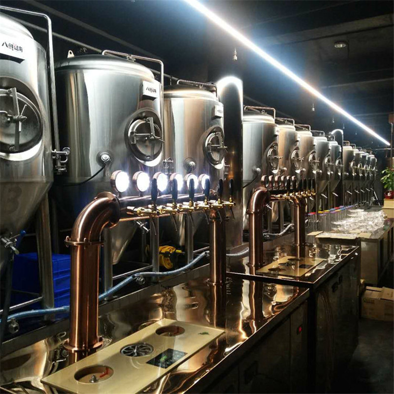 丹东精酿酒馆饭店小型600升啤酒设备厂家  饭店精酿啤酒设备  600升精酿啤酒设备  丹东啤酒设备厂家
