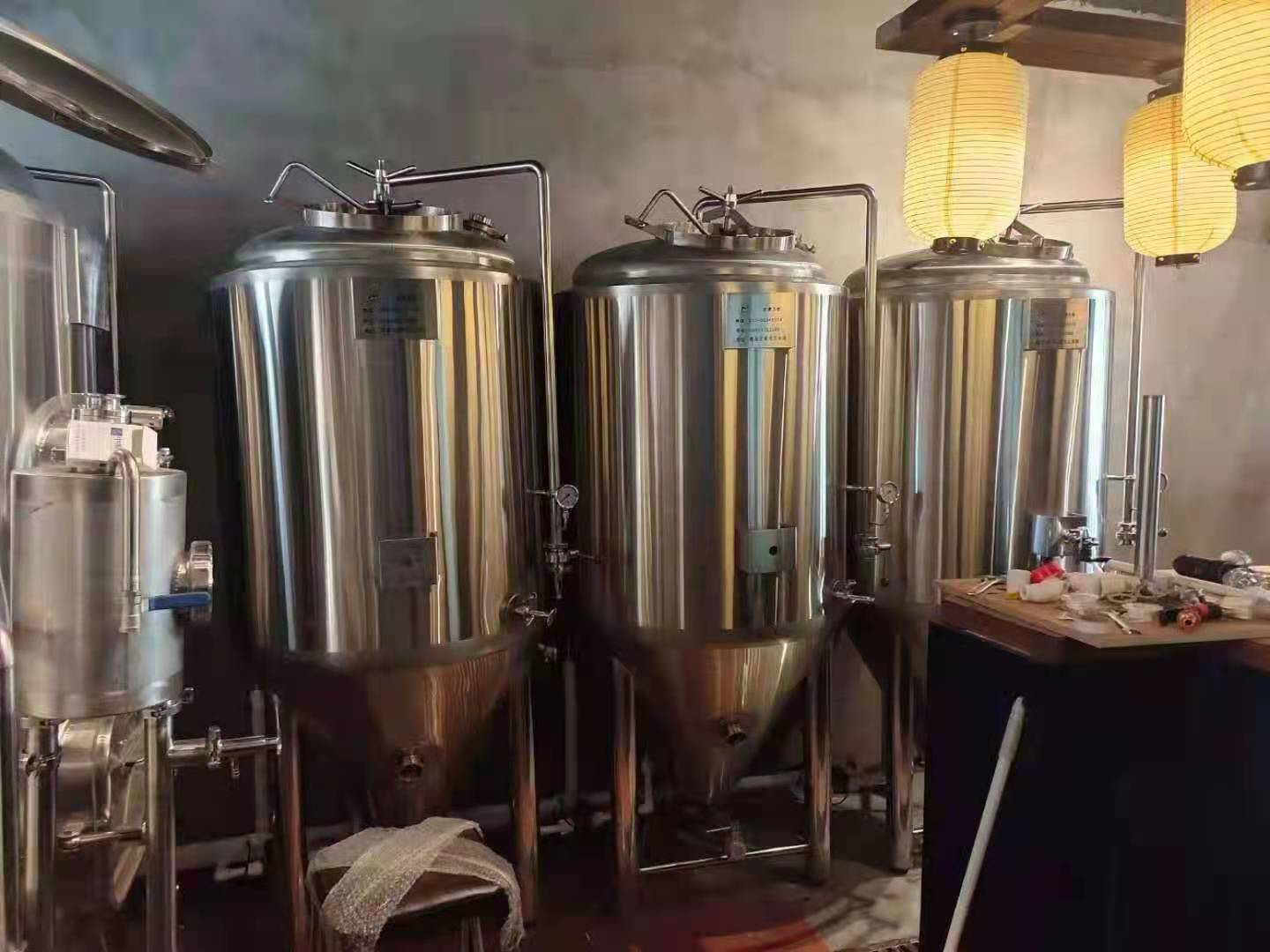 河北酒馆自酿啤酒设备500升酿啤酒的设备厂家  啤酒设备厂家  500升啤酒设备