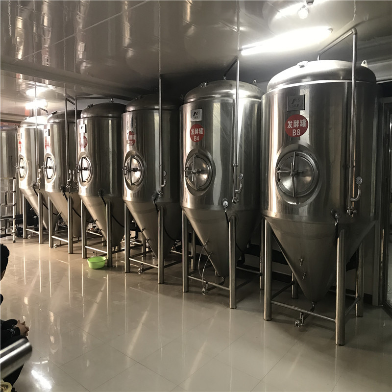 达州酒吧餐饮店啤酒设备产量2吨啤酒设备发酵罐多少钱  啤酒设备多少钱  达州精酿酒吧啤酒设备