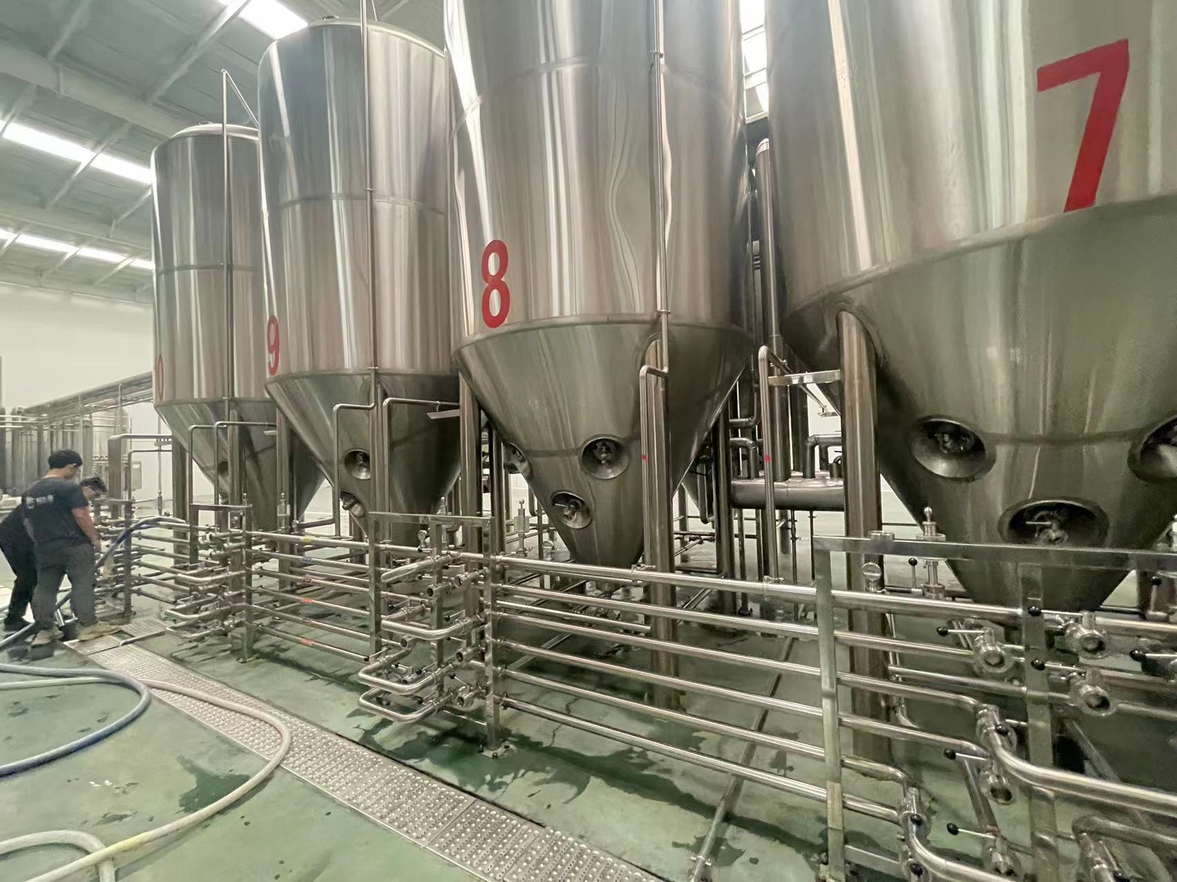 成都啤酒厂全套酿啤酒设备大型自动化啤酒设备生产厂家  啤酒厂全套酿酒设备  自动化啤酒设备厂家  成都啤酒设备