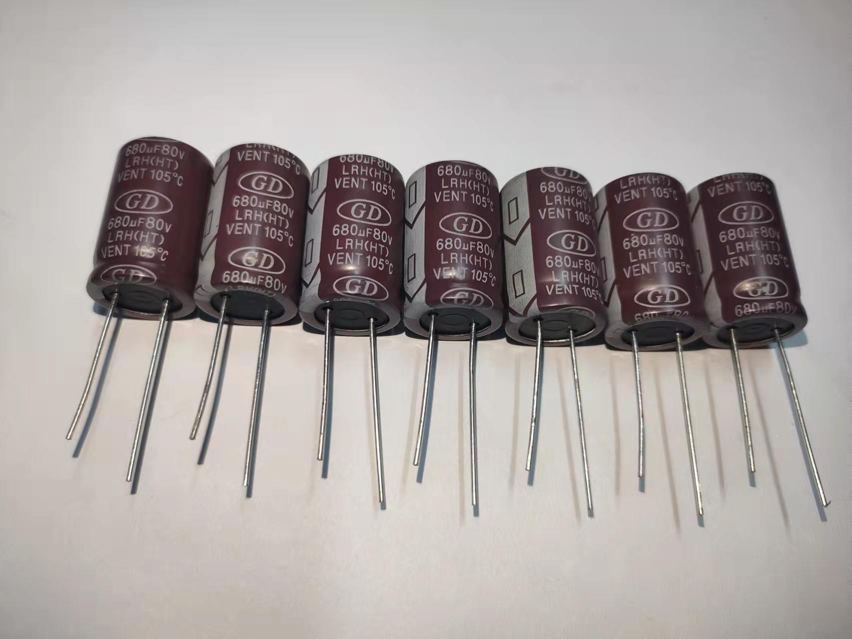 耐高紋波超低阻抗產品，105°C導針型電解電容  高频低阻电解电容  长寿命电解电容  耐高温低阻抗电容