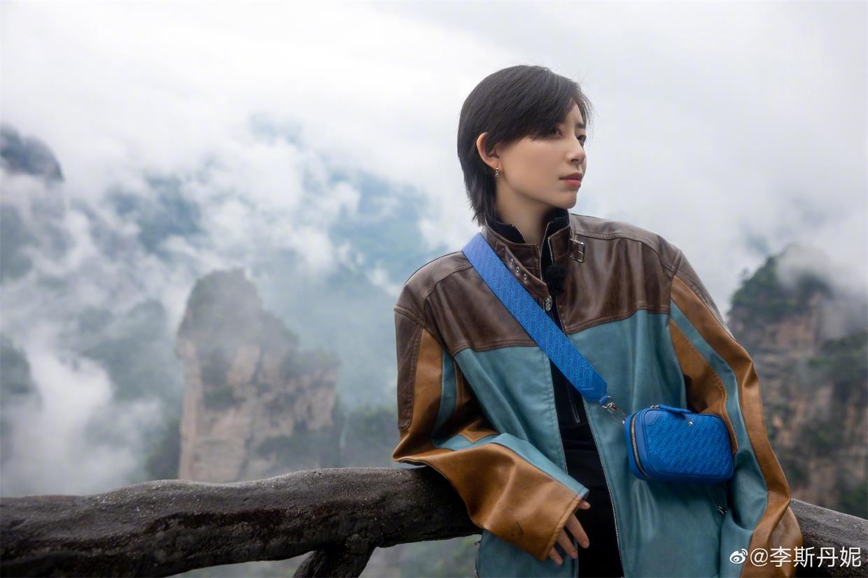 李斯丹妮特别出演《消失的孩zi》 代言翻包植入均可合作  明星翻包  明星代言  明星商务