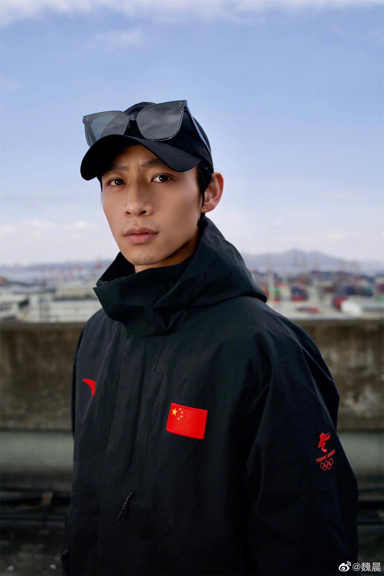 魏晨新剧《消失的孩zi》热播中 代言商演植入均可合作  明星翻包  明星代言  明星商务