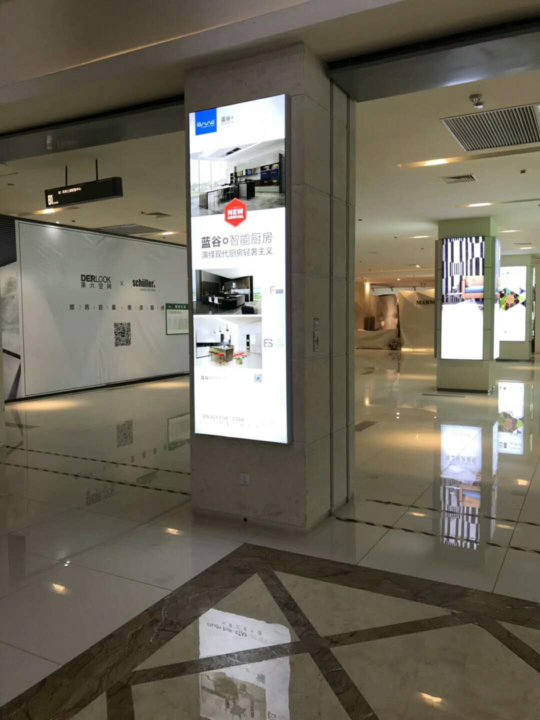 宣传栏 铝合金开启框 海报框  广告灯箱  路灯道旗