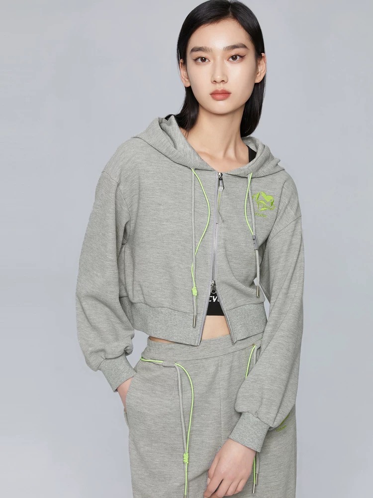 新款宽松带帽长袖女士22秋卫衣撤柜库存尾货货源供应  新款宽松带帽长袖卫衣