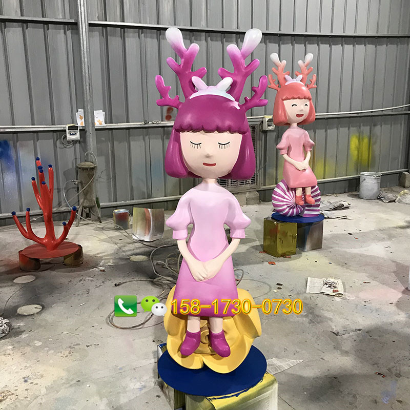 创意玻璃钢卡通美人鱼雕塑商场广场景观小品动漫IP公仔  玻璃钢卡通雕塑  动漫IP公仔造型  价格美陈小品定制