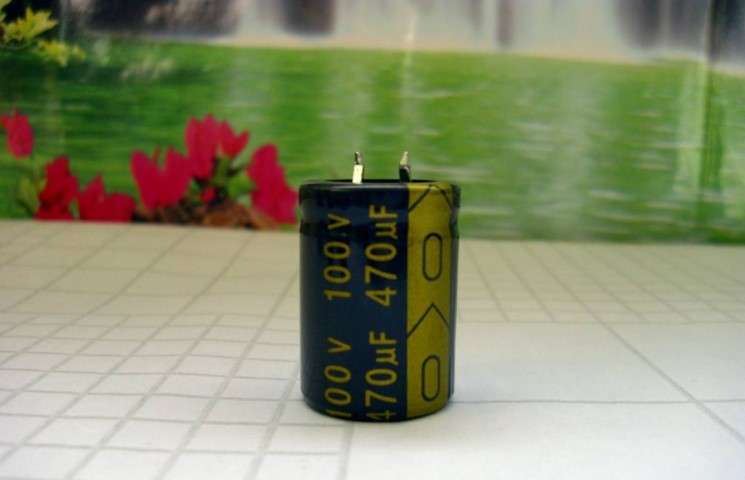 耐高温焊针型低中高压，焊针式标准品電解電容器  牛角铝电解电容  焊针牛角电解电容器  导针型铝电解电容