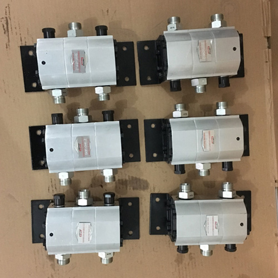 FMA-2R-4.2S 齿轮分流马达SKBTFLUID  齿轮分流器  同步阀