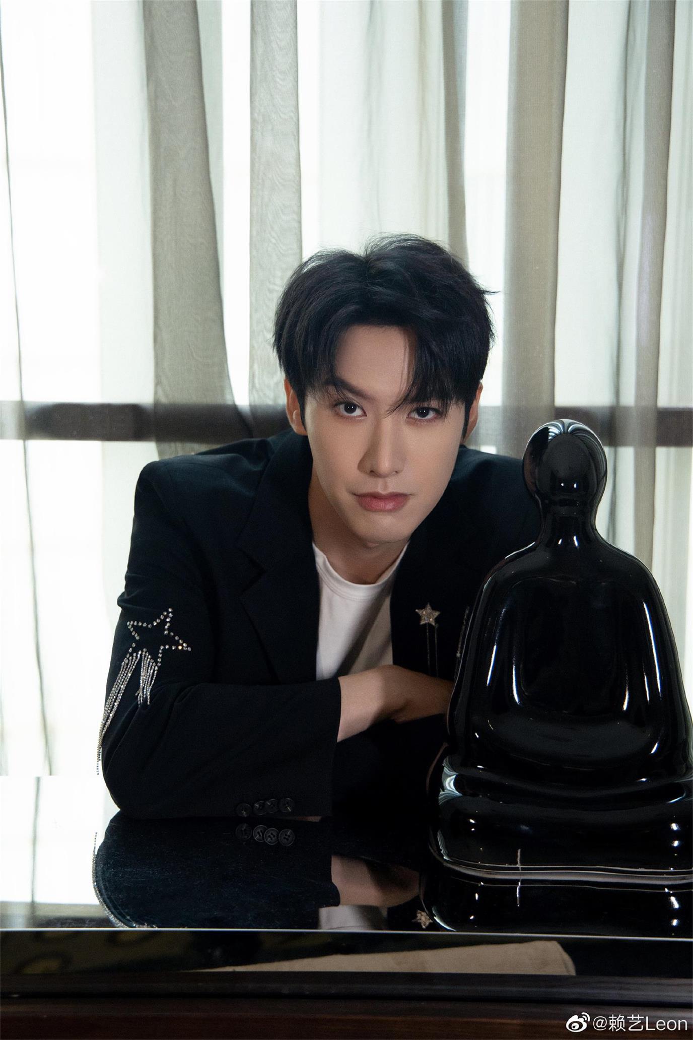 赖艺主演《请君》 赖艺代言商演植入均可合作  明星翻包  明星代言  明星商务