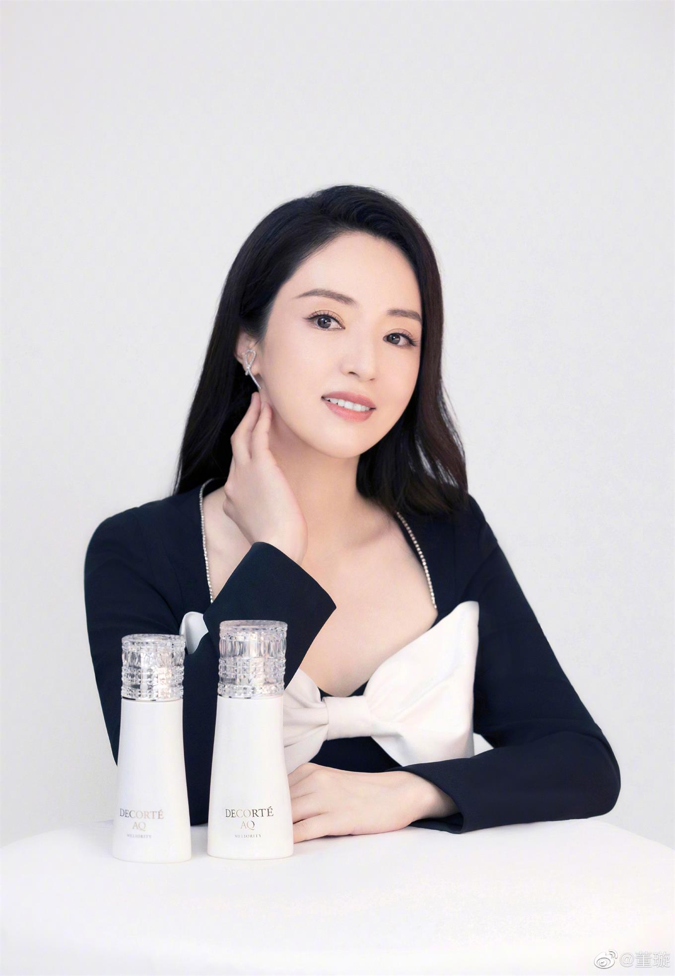 董璇翻包授权可合作 董璇代言商演植入均可直接沟通  明星翻包  明星代言