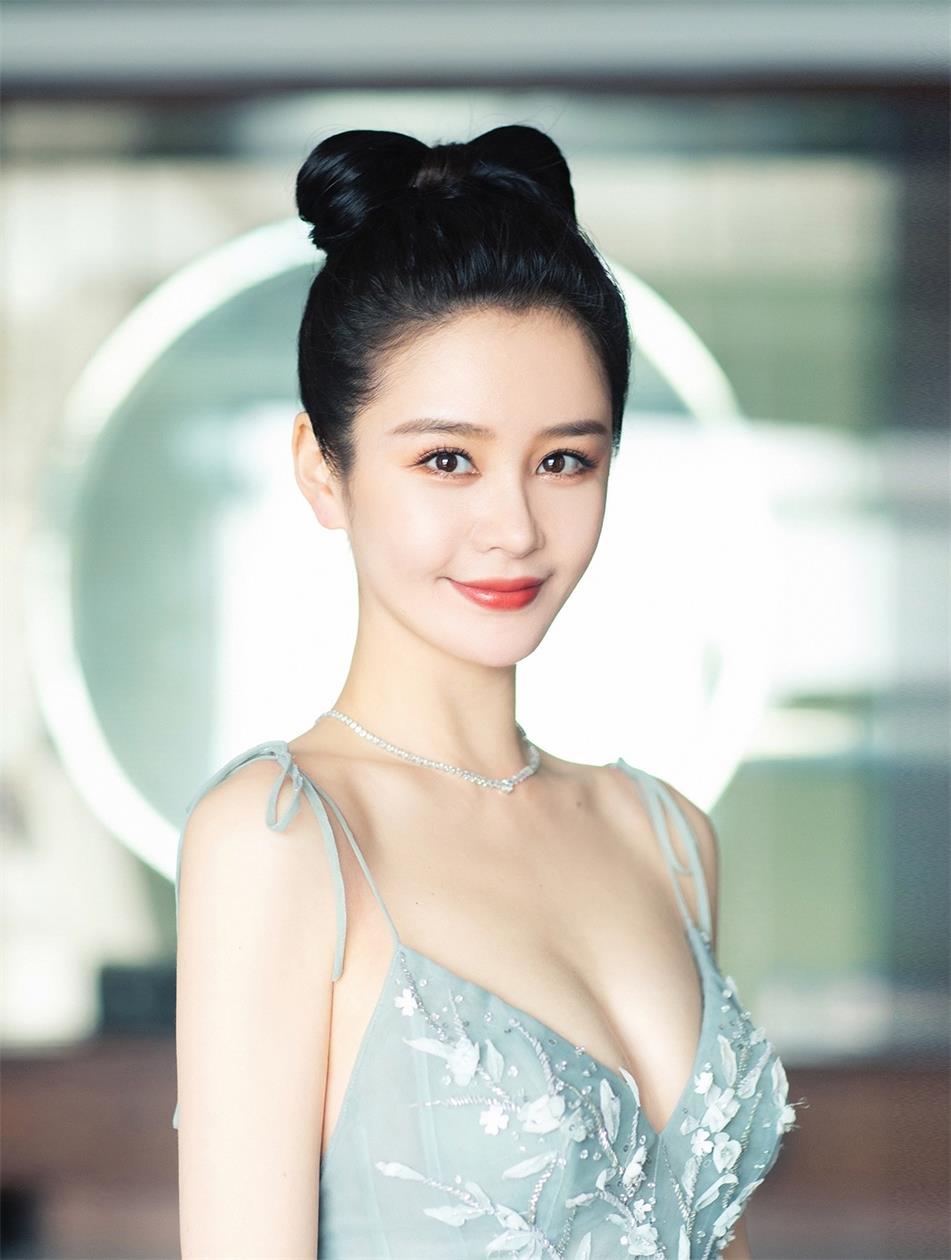 邱意浓代言翻包植入商演均可合作 邱意浓合作  明星翻包  明星代言  明星商务