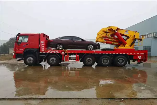 60吨重型起重机SQ2400分解图60吨重型起重机SQ240  全折臂式起重机