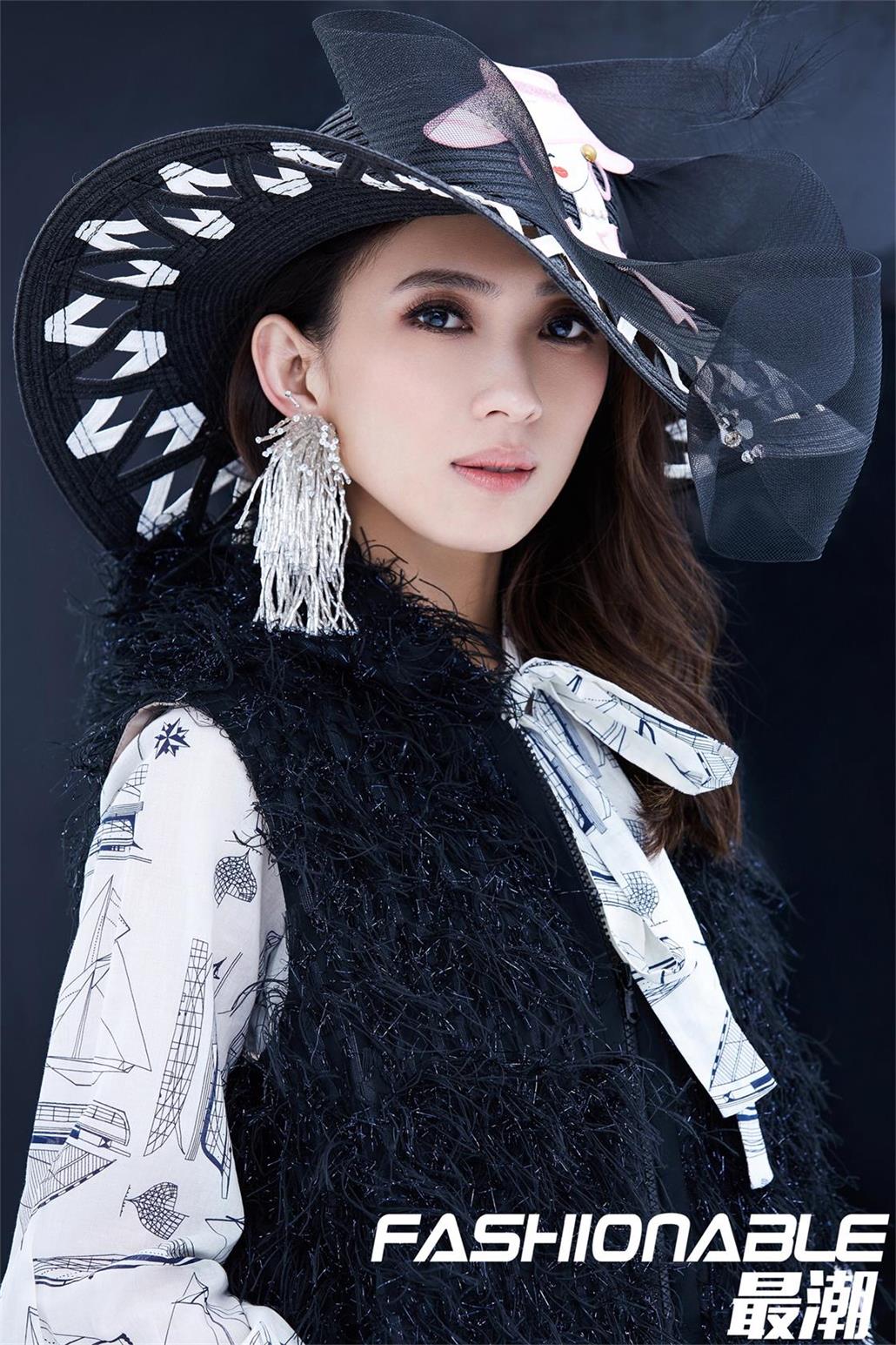 戴佩妮代言 戴佩妮翻包植入商演均可合作  明星代言  明星植入  明星商演