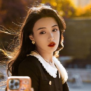 戴萌品牌推广 戴萌代言翻包植入商演均可合作  明星翻包  明星代言  明星商务