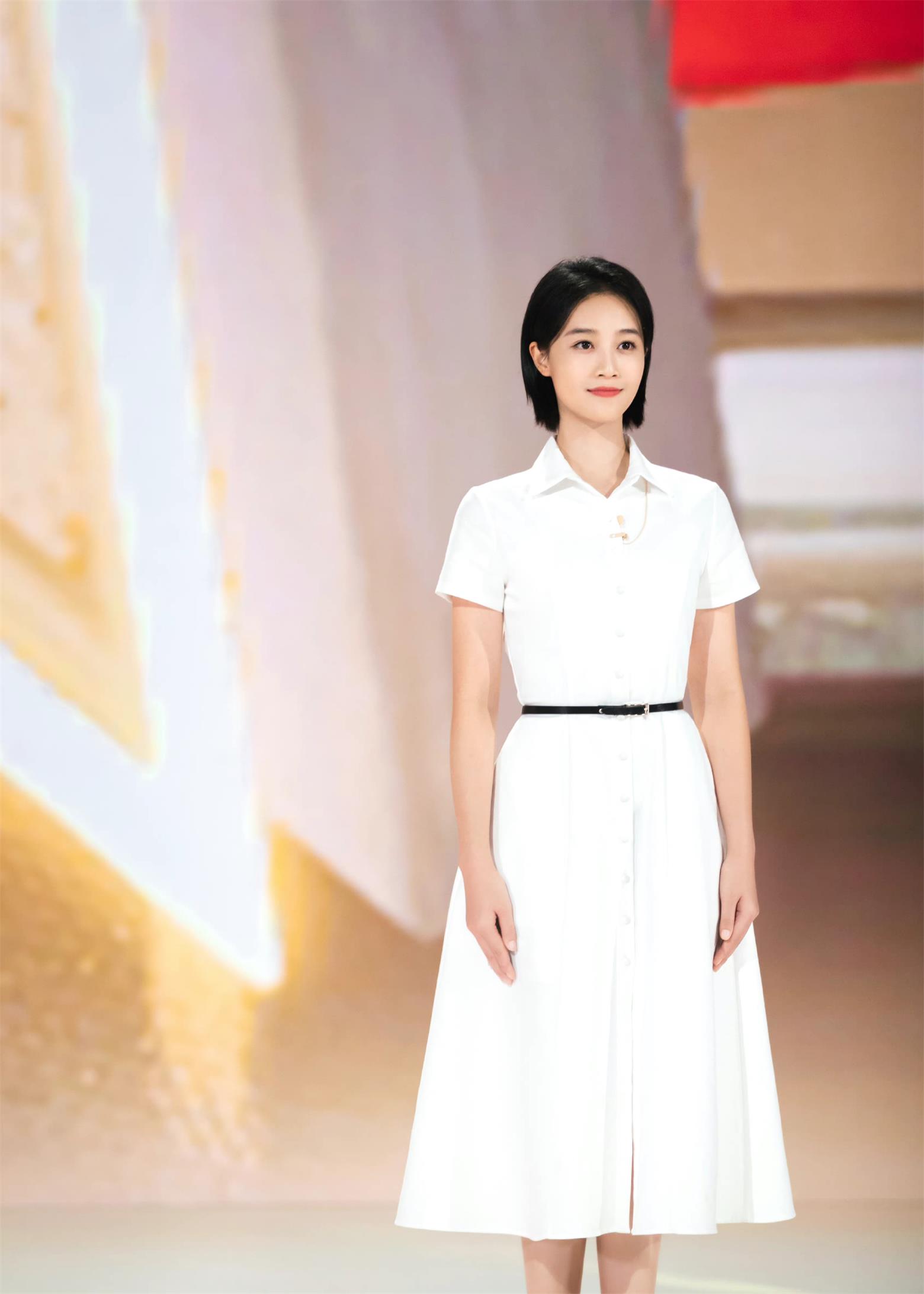 蓝盈莹新剧定档 蓝盈莹代言翻包植入商演均可合作  明星翻包  明星代言  明星商务