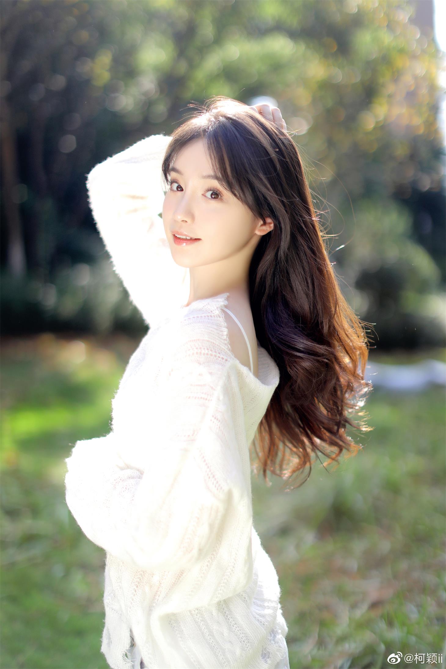 柯颖主演《虚颜》 柯颖代言翻包植入商演可合作  明星翻包  明星代言  明星商务