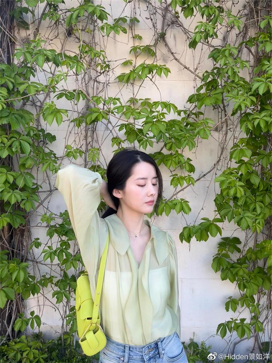 景如洋代言翻包植入商演均可合作 景如洋商务推广可接  明星翻包  明星代言