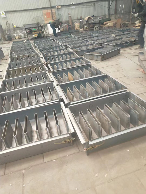 沟盖板塑料模具循环使用批量生产  沟盖板钢模具  边沟盖板模具