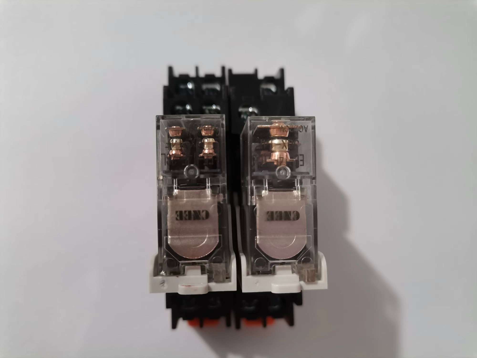 深圳厂家供应磁保持12V  10A路灯继电器含85%银触点  磁保持继电器  复合触头