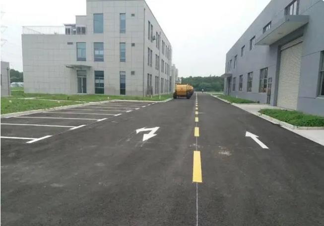 南京达尊是专门做道路划线的公司  南京道路划线  南京厂区划线  南京停车场划线
