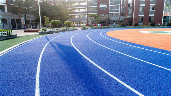 为什么专业场地都选择预制型跑道  塑胶跑道  杰锐
