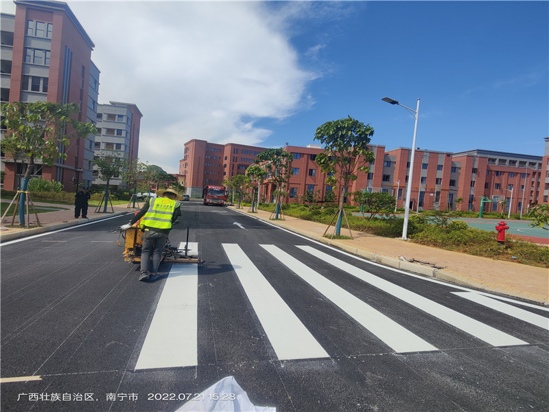 南宁市做标线施工班组电话号码  南宁热熔标线  标线施工队