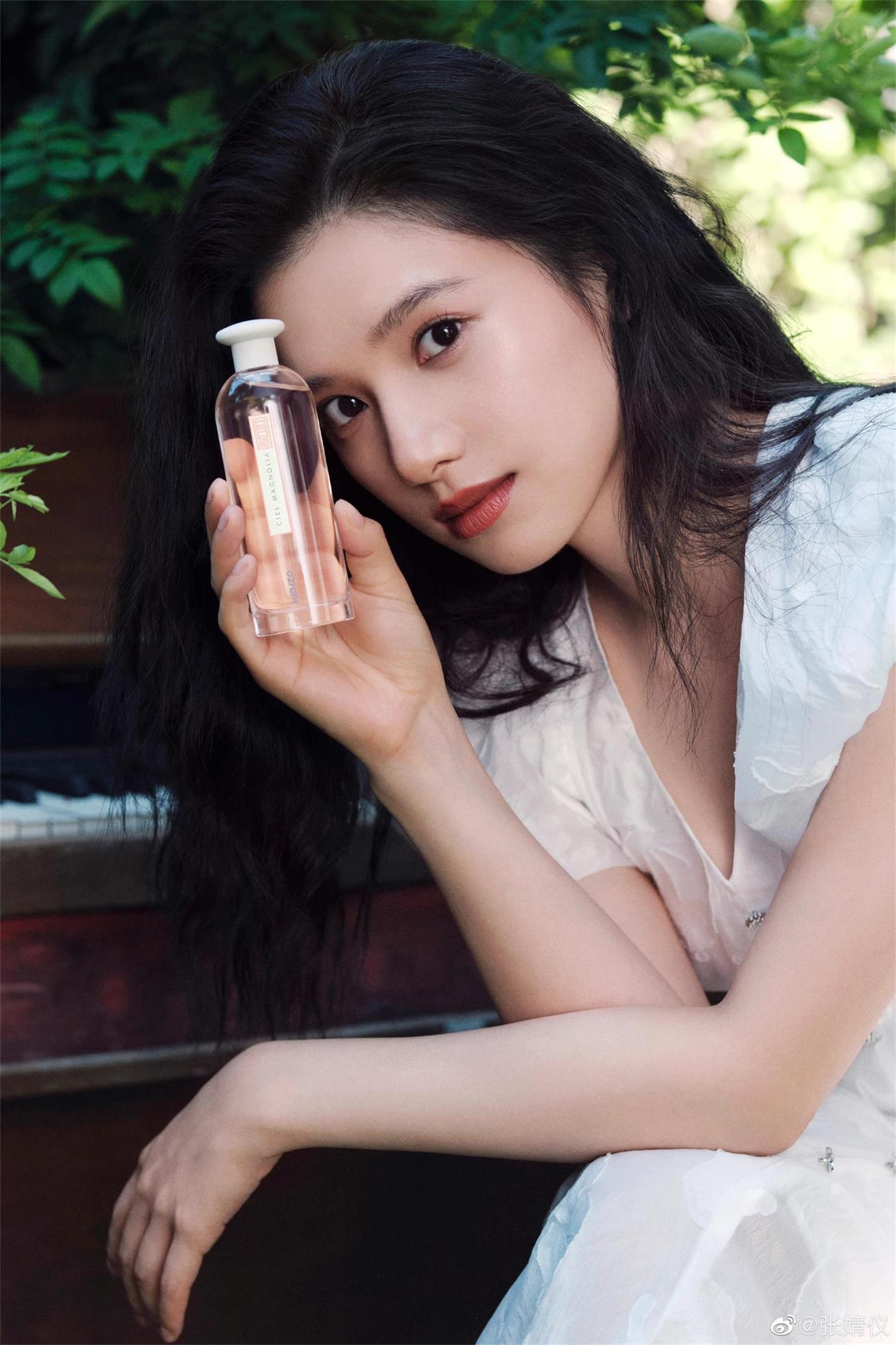 张婧仪新剧定档 张婧仪代言商演翻包植入均可合作  明星翻包  明星代言  明星商务