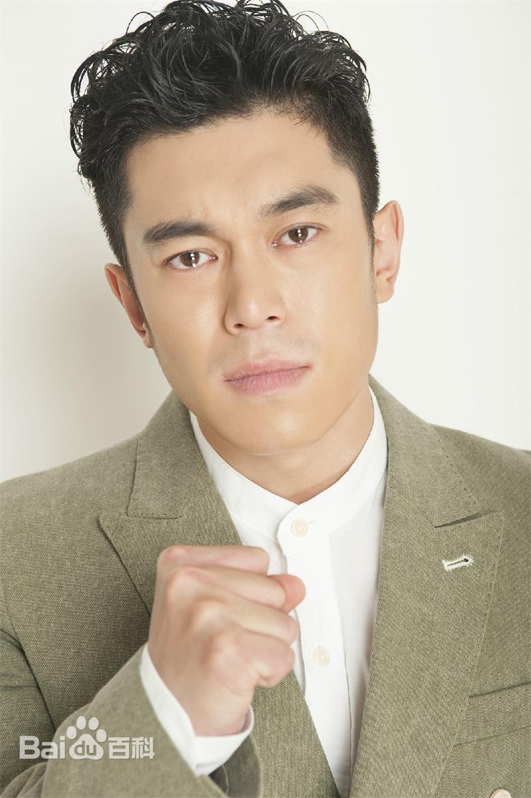 刘冠麟代言商演植入均可合作 刘冠麟商务合作  明星翻包  明星代言  明星商务