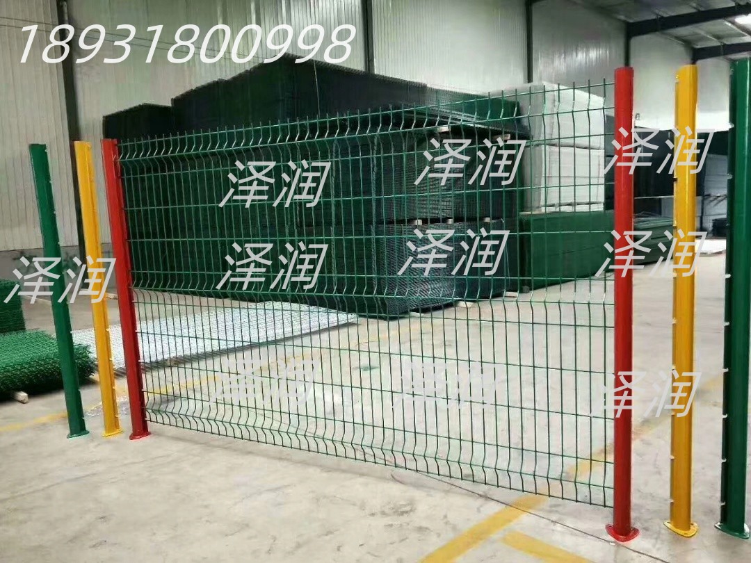 河北饶阳泽润定制桃型柱护栏锌钢护栏密纹网  镀锌密纹网