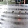 河北穿孔板现货厂家供应甘肃金属板洞洞板十字冲孔网