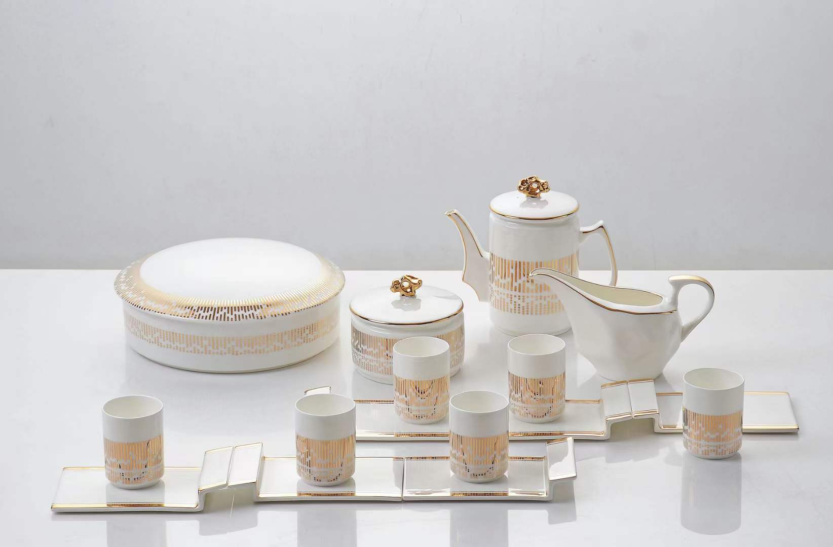 陶瓷大花瓶定做陶瓷盘子陶瓷酒瓶陶瓷餐具瓷板画鱼缸  陶瓷茶具批发定做  陶瓷艺术品茶叶罐  陶瓷大花瓶盘子