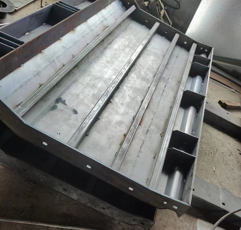 遮板钢模具加工生产遮板模具大体积钢模具厂家  挡遮板钢模具  挡渣墙钢模具