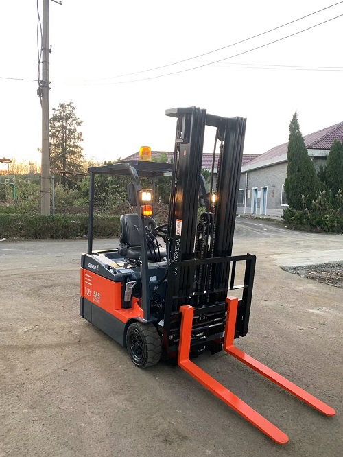 7FBE15升高5.5米电瓶叉车 三节门架电瓶叉车 全新电瓶  1.5吨电动叉车  丰田1.5吨  二手电瓶叉车