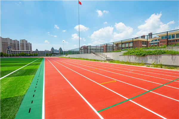 符合新国标要求的塑胶跑道应该是怎样的  杰锐