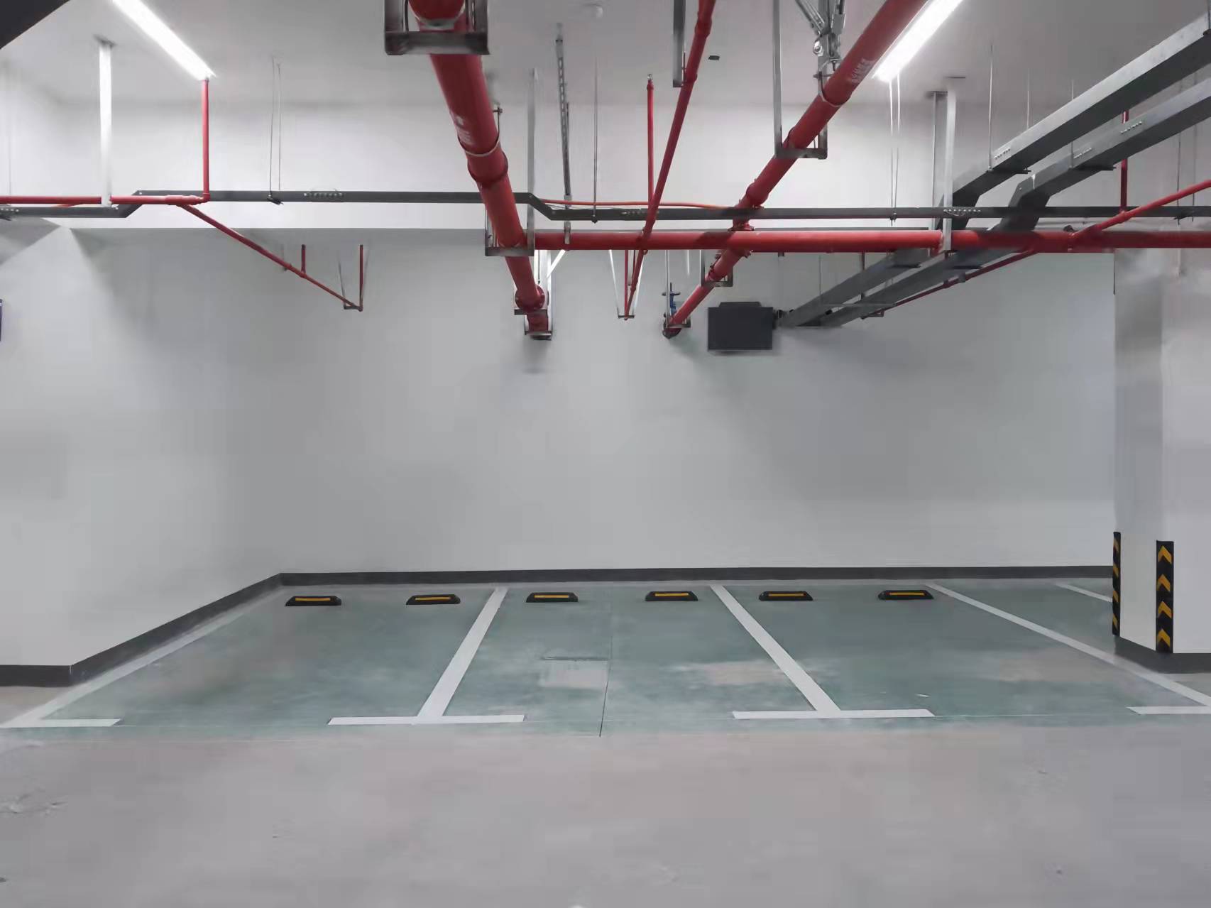 供应南京道路停车位划线、地下车库停车场停车位划线  道路划线  南京道路划线  南京停车场划线