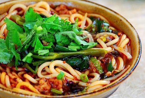 丹东市新式炸油条做法  大油条技术做法  学新式油条  手工炸油条培训