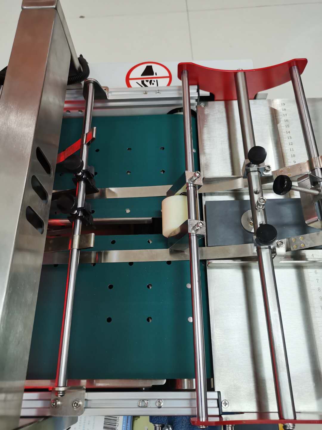 塑料袋分页机合格证纸片分页机摩擦式分页机