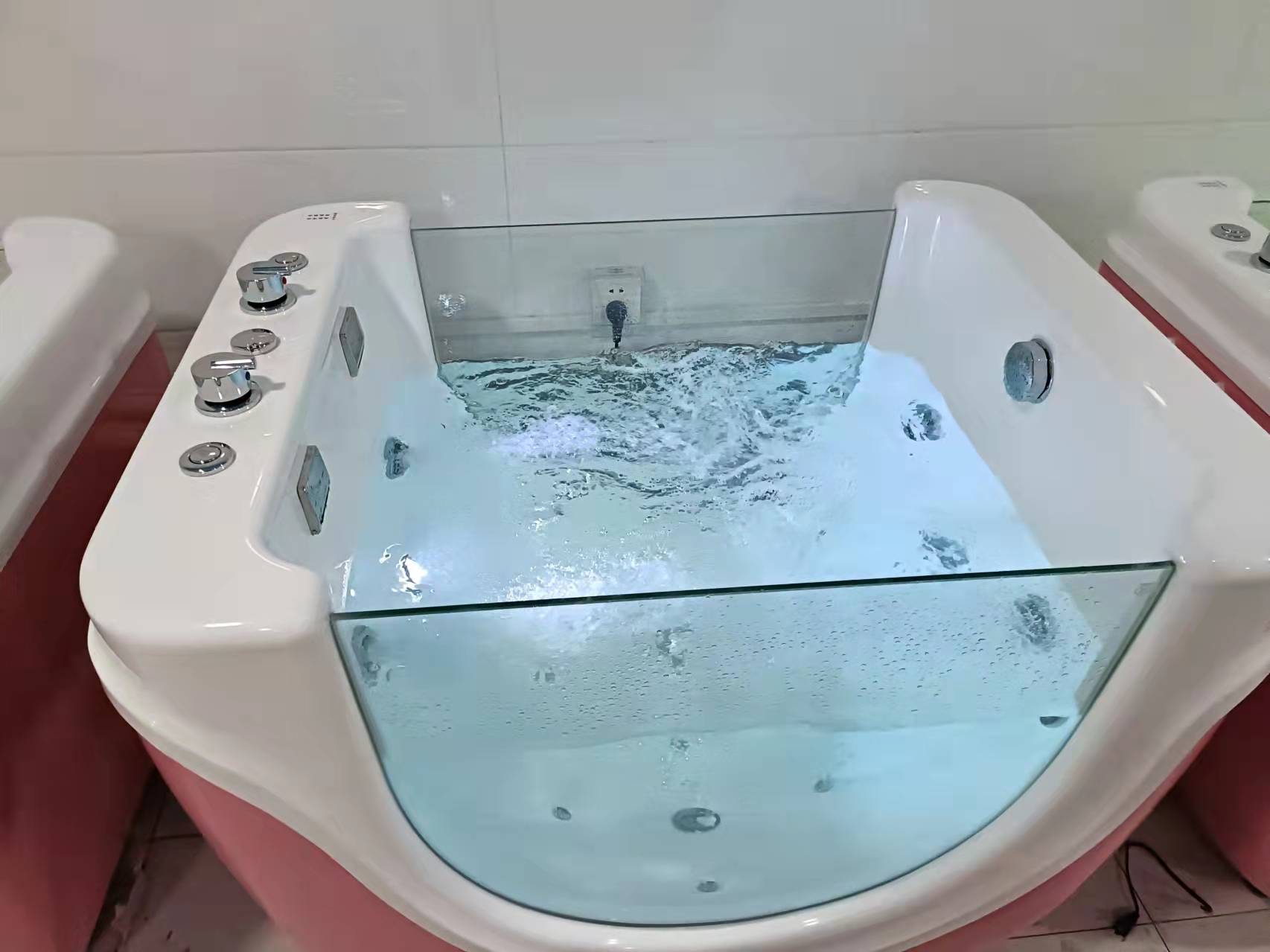 婴儿洗浴设备洗礼池游泳池
