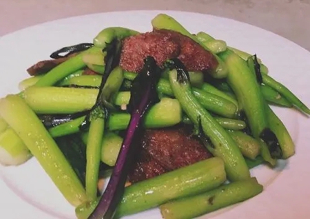 武汉时令蔬菜洪山菜苔炒腊肉好吃的做法