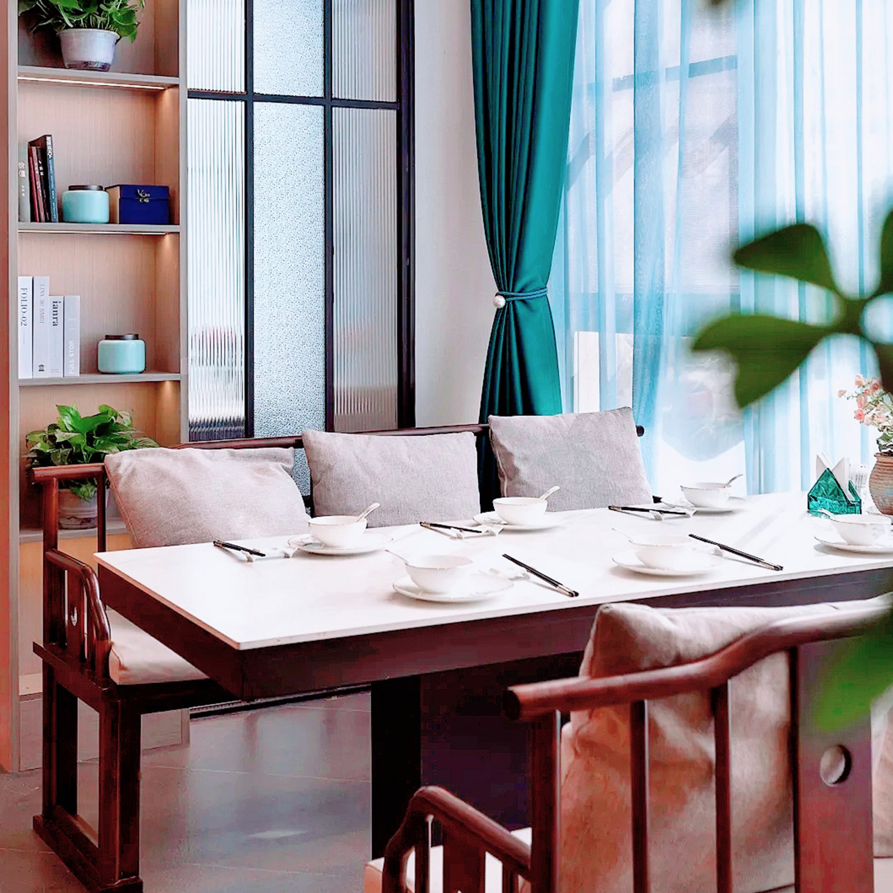 洛阳定制家具工厂 餐饮家具 娱乐家具 桌椅 沙发 茶几  洛阳沙发  火锅桌  实木家具