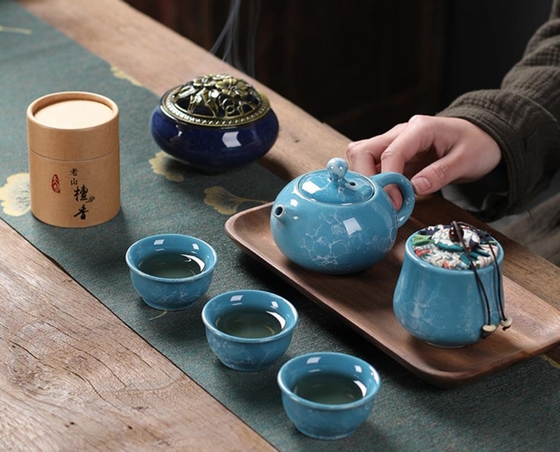 陶瓷瓷板画定做陶瓷工艺盘陶瓷茶叶罐陶瓷摆盘陶瓷茶具  陶瓷酒瓶定做  陶瓷餐具定做